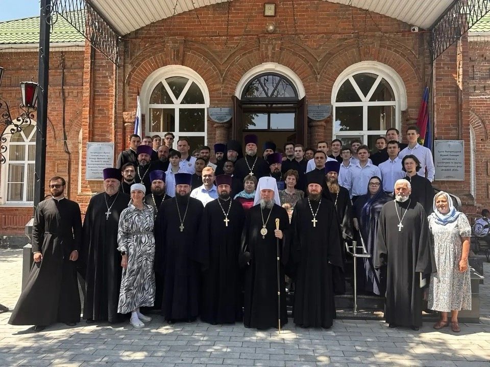 Продолжается набор абитуриентов для поступления в Екатеринодарскую духовную семинарию.
